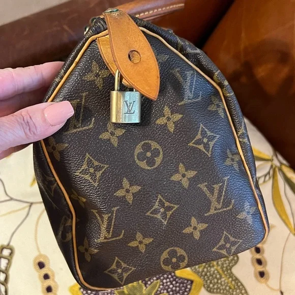 SOLD****Louis Vuitton Iconic Monogram Speedy 25 Purse Bag - Picture 5 of 16